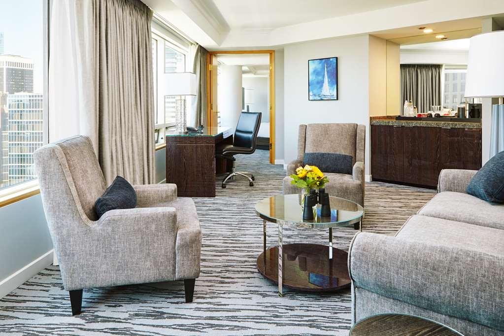 Pan Pacific Vancouver Habitación foto A suite at the Conrad Hilton London St. Pancras